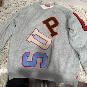 Men’s supreme large sweat shirt